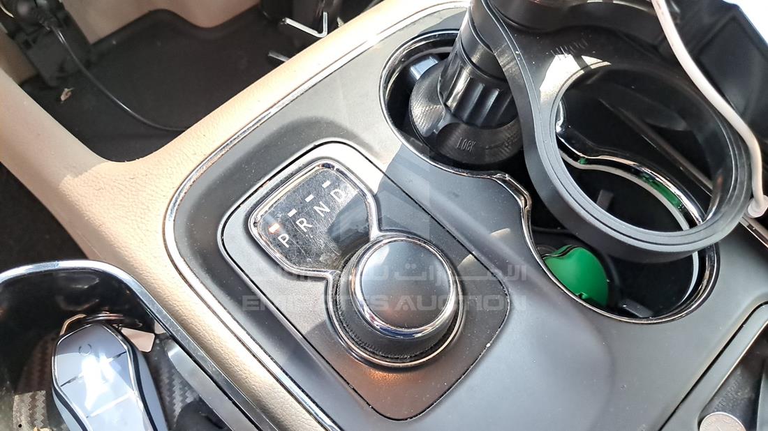 2014 Dodge Durango — Gear View — Photo 16
