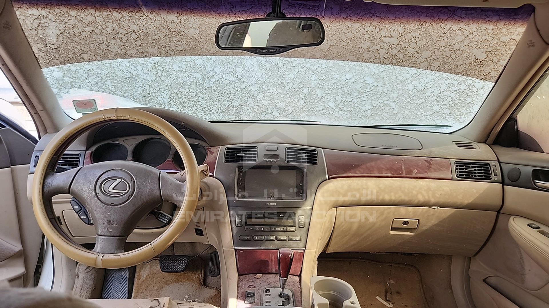 2002 LEXUS ES 300 VIN: JTHBF30G820060499