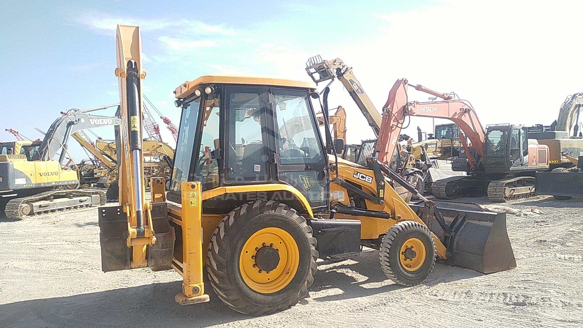 2015 JCB 3DX VIN: HAR3DXSSC01888501