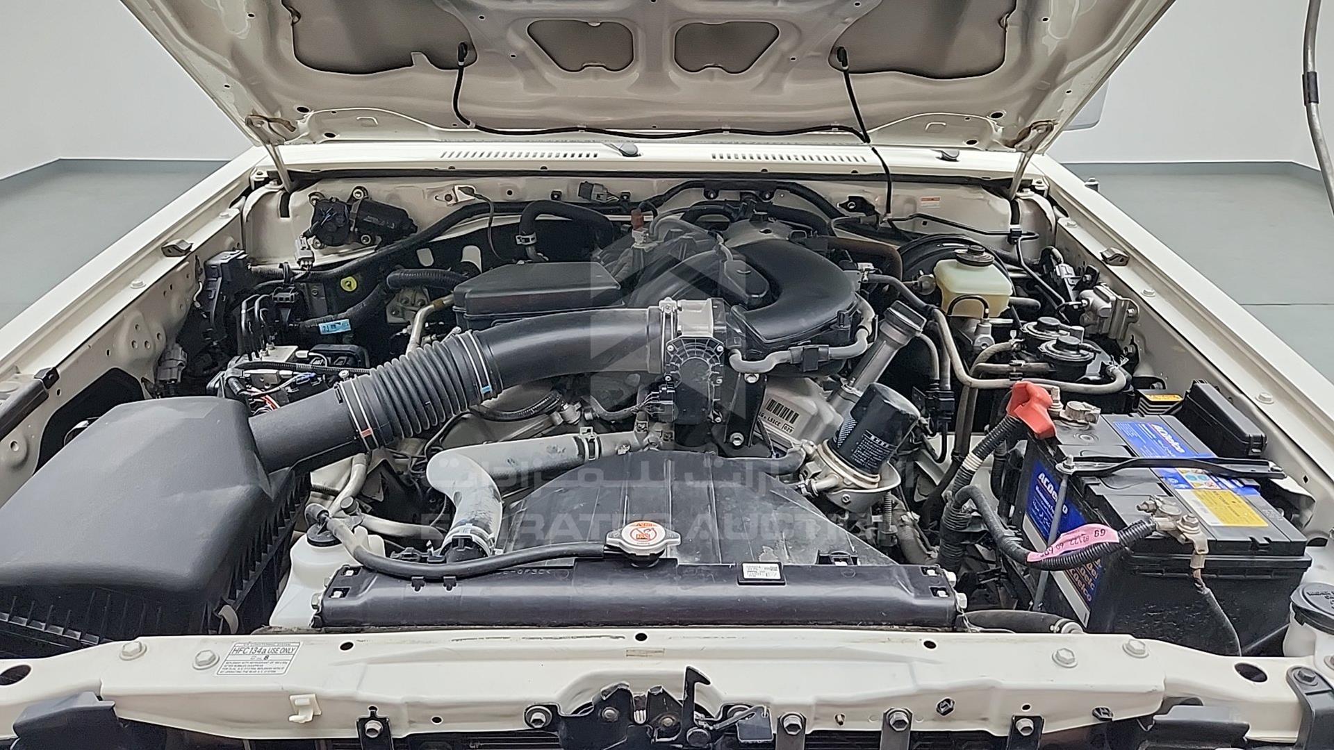 2017 TOYOTA LC 76 VIN: JTEEU73J7H4200784