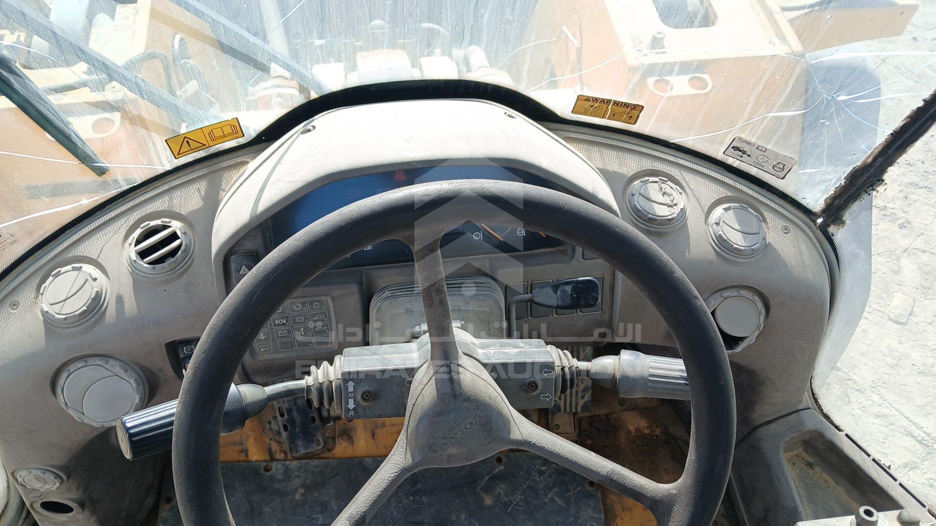2011 VOLVO L120F VIN: VCEL120FC00026895