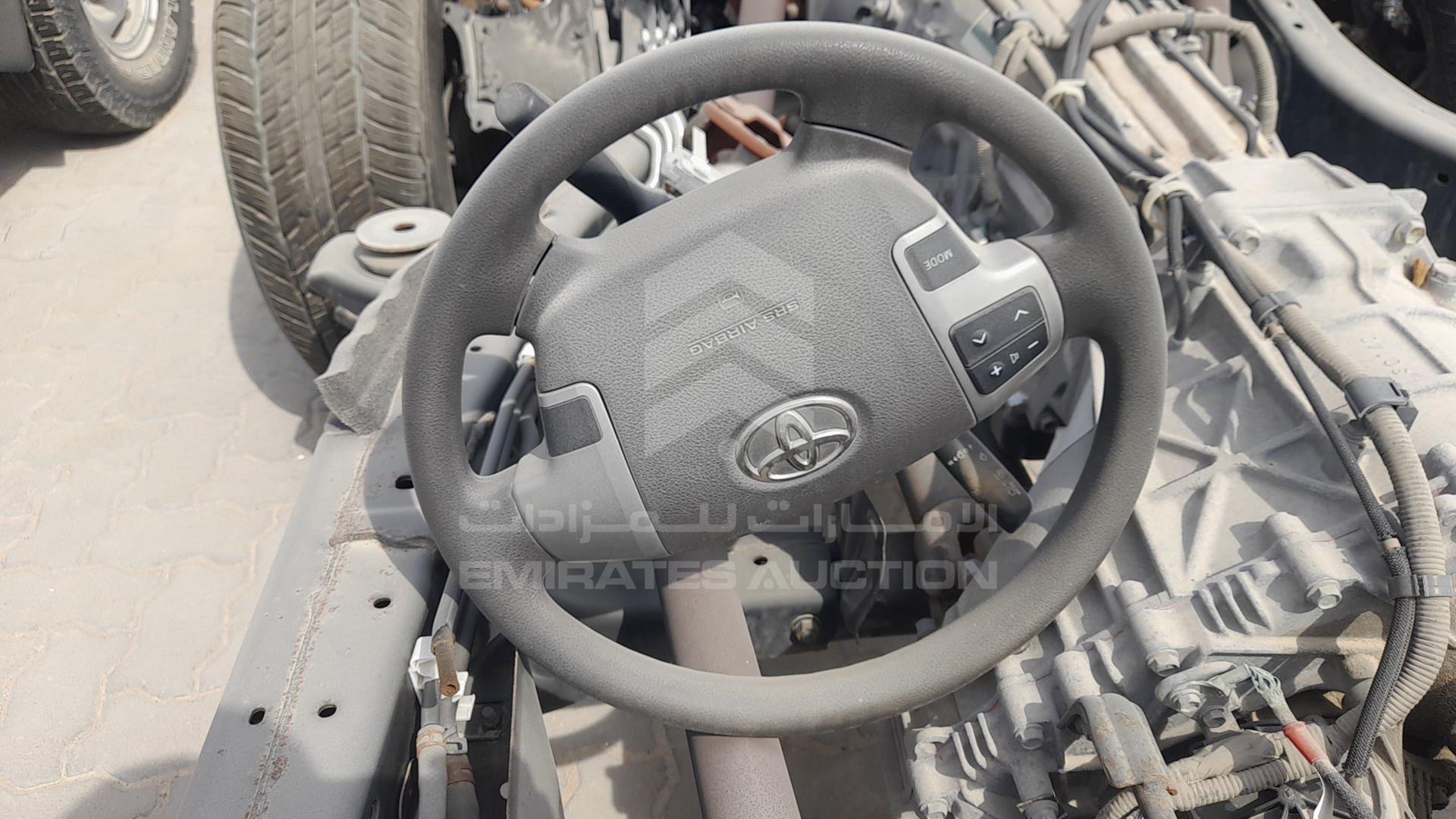 0 TOYOTA --- VIN: JTMHV09JXC4070232