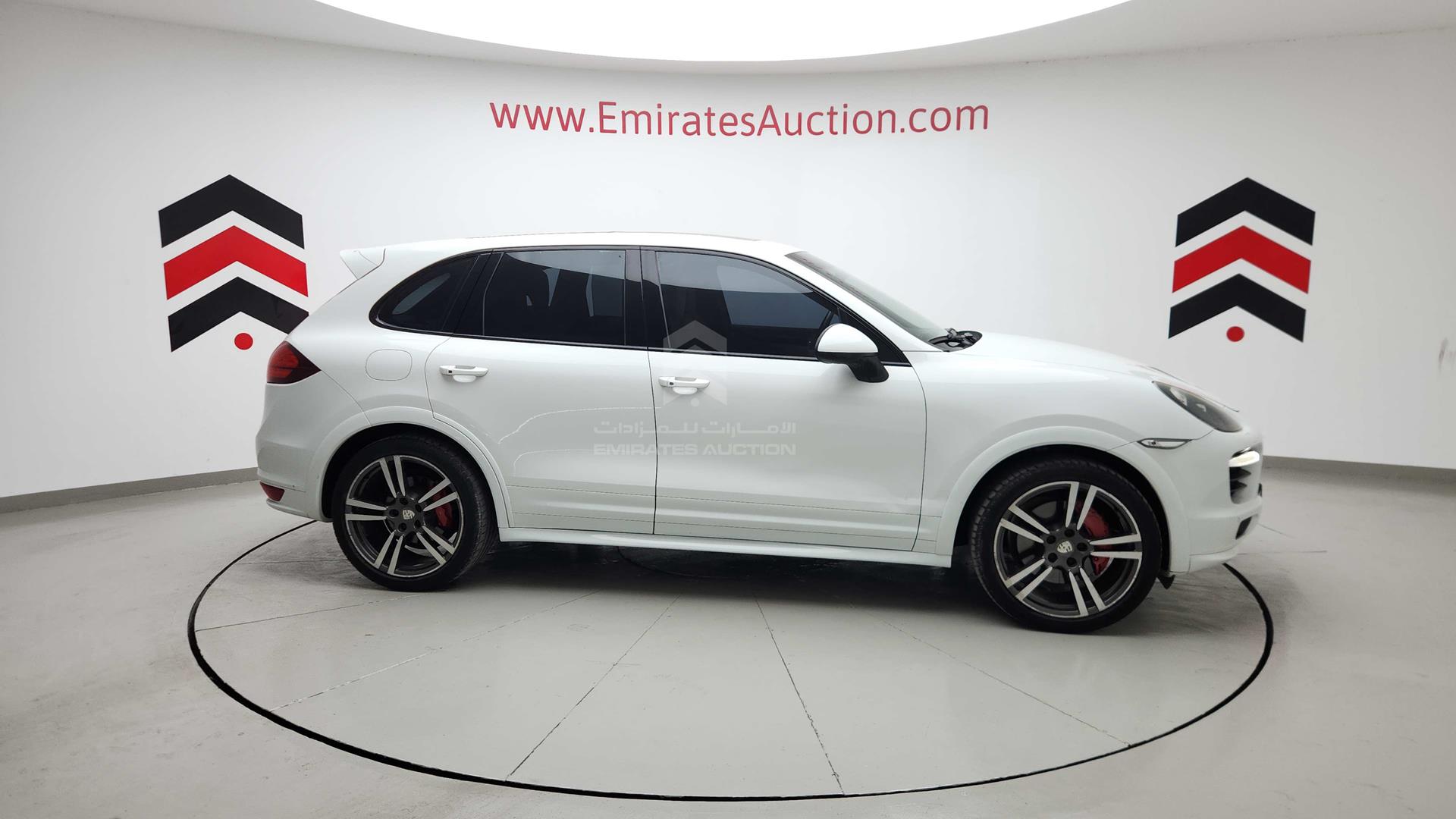 2013 PORSCHE CAYENNE GTS VIN: WP1ZZZ92ZDLA76369