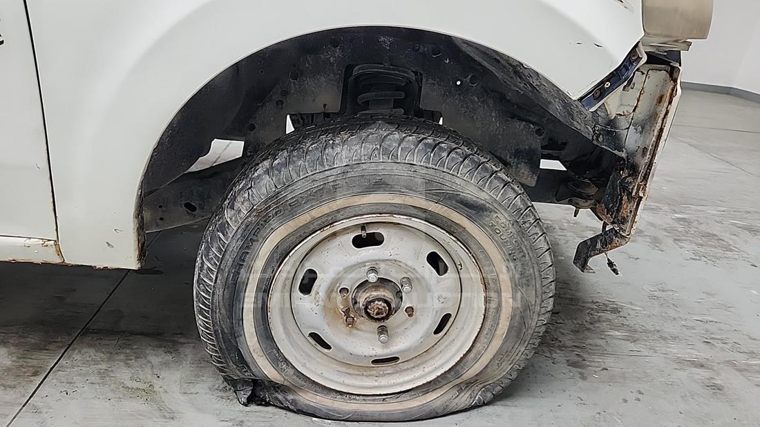 جريت وال Wingle 2013 — الإطار الأمامي الأيمن — صورة 32