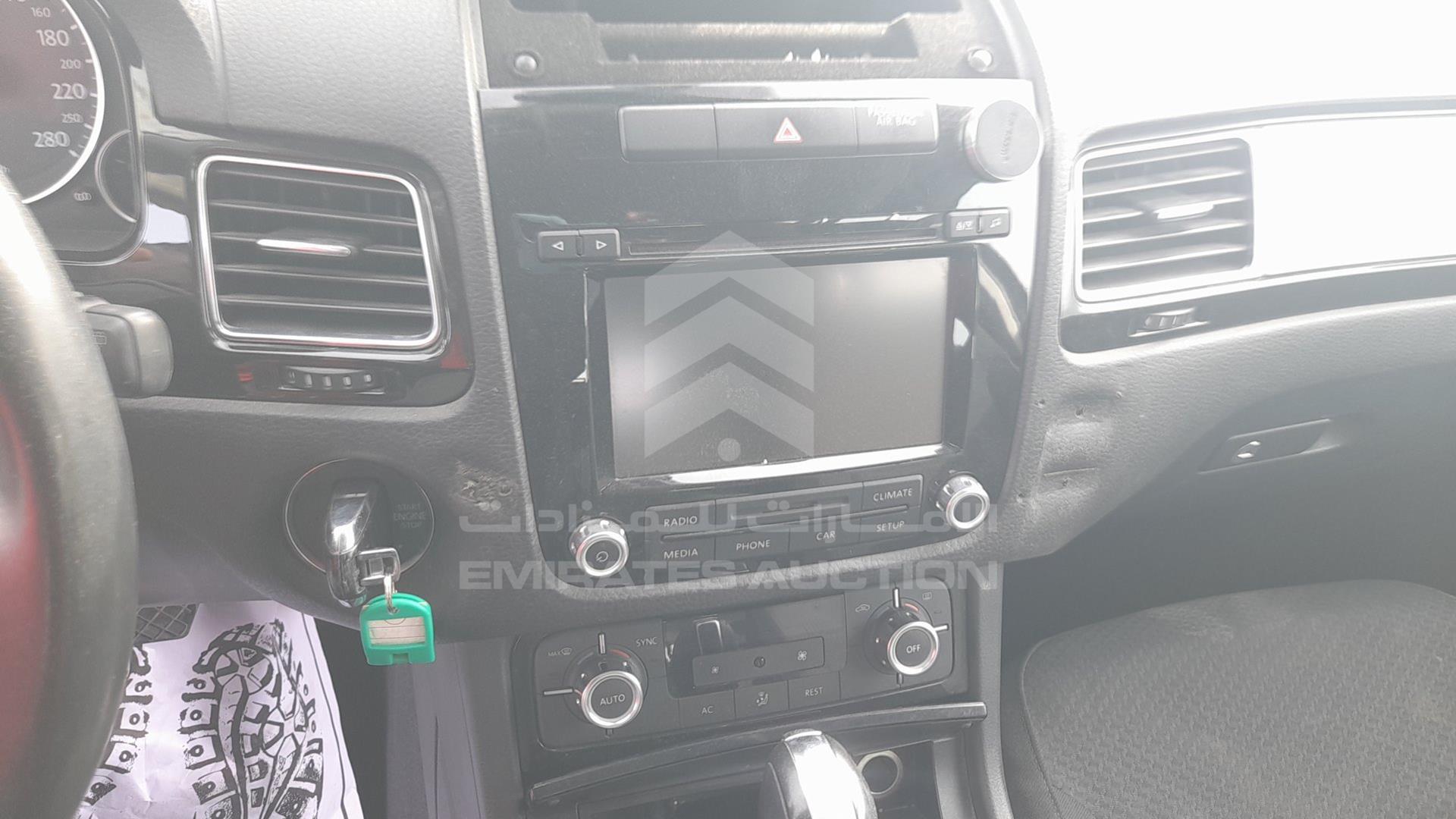 2013 VOLKSWAGEN TOUAREG VIN: WVGBC2BP7DD000304
