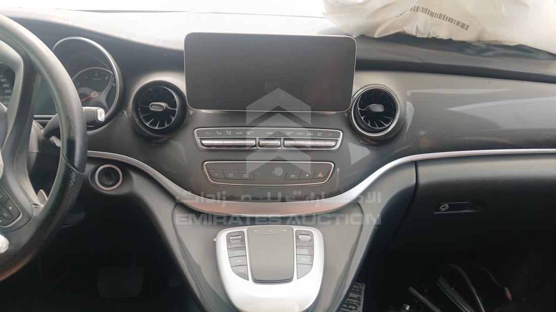 2023 Mercedes V 250 — Entertainment Systems & Camera Monitor & Navigation — Photo 16