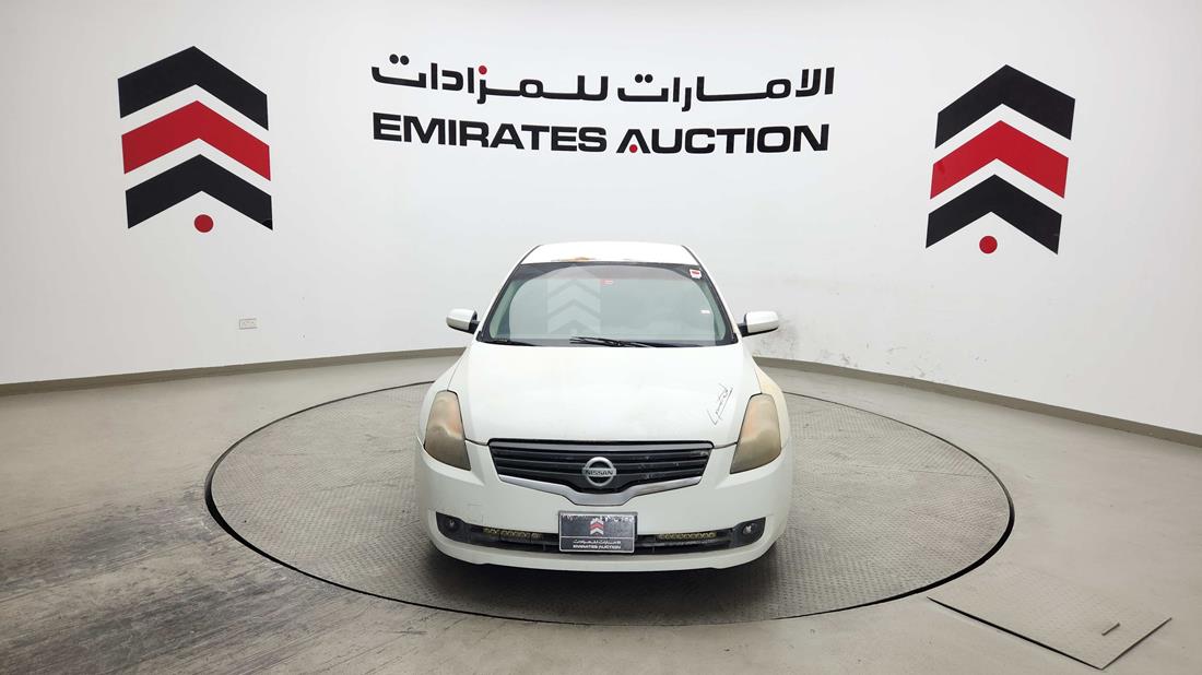 نيسان التيما 2009 — عرض بزاوية 360 درجة