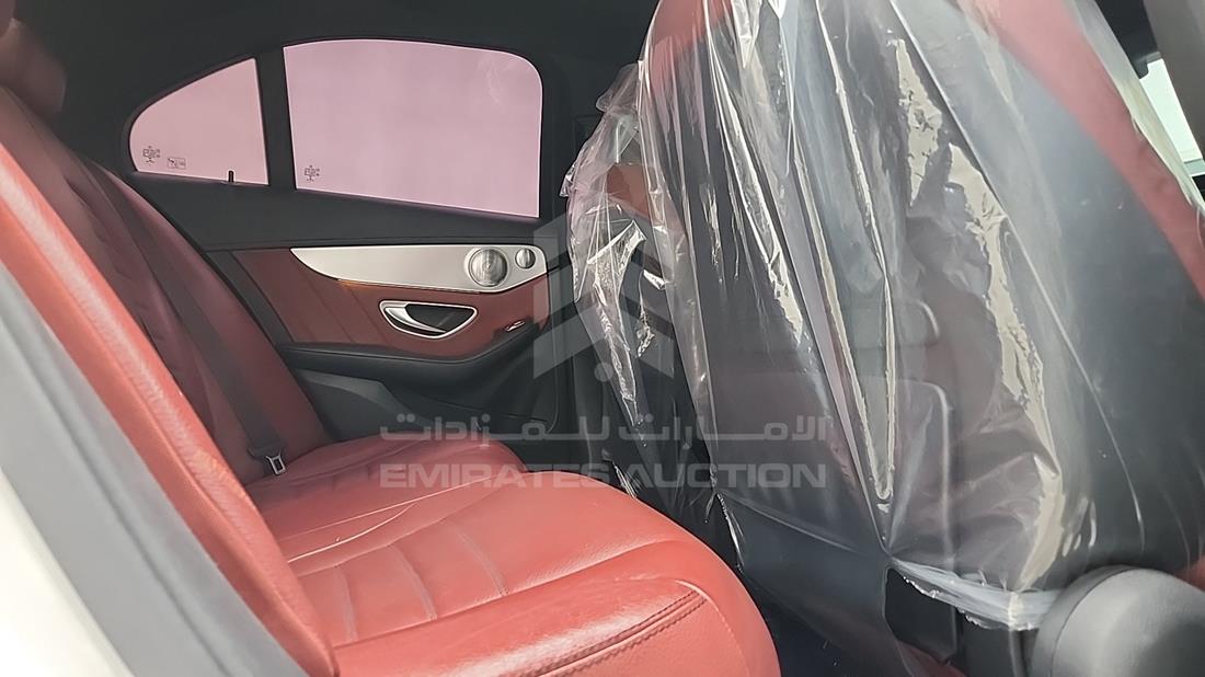 مرسيدس سي 250 2017 — زاوية الراكب الخلفي اليمنى — صورة 27