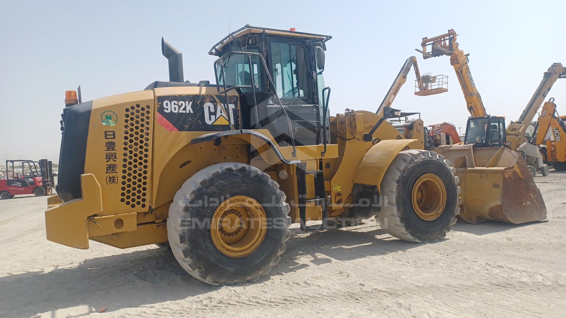 2017 CATERPILLAR --- VIN: CAT0962KVFLL00236
