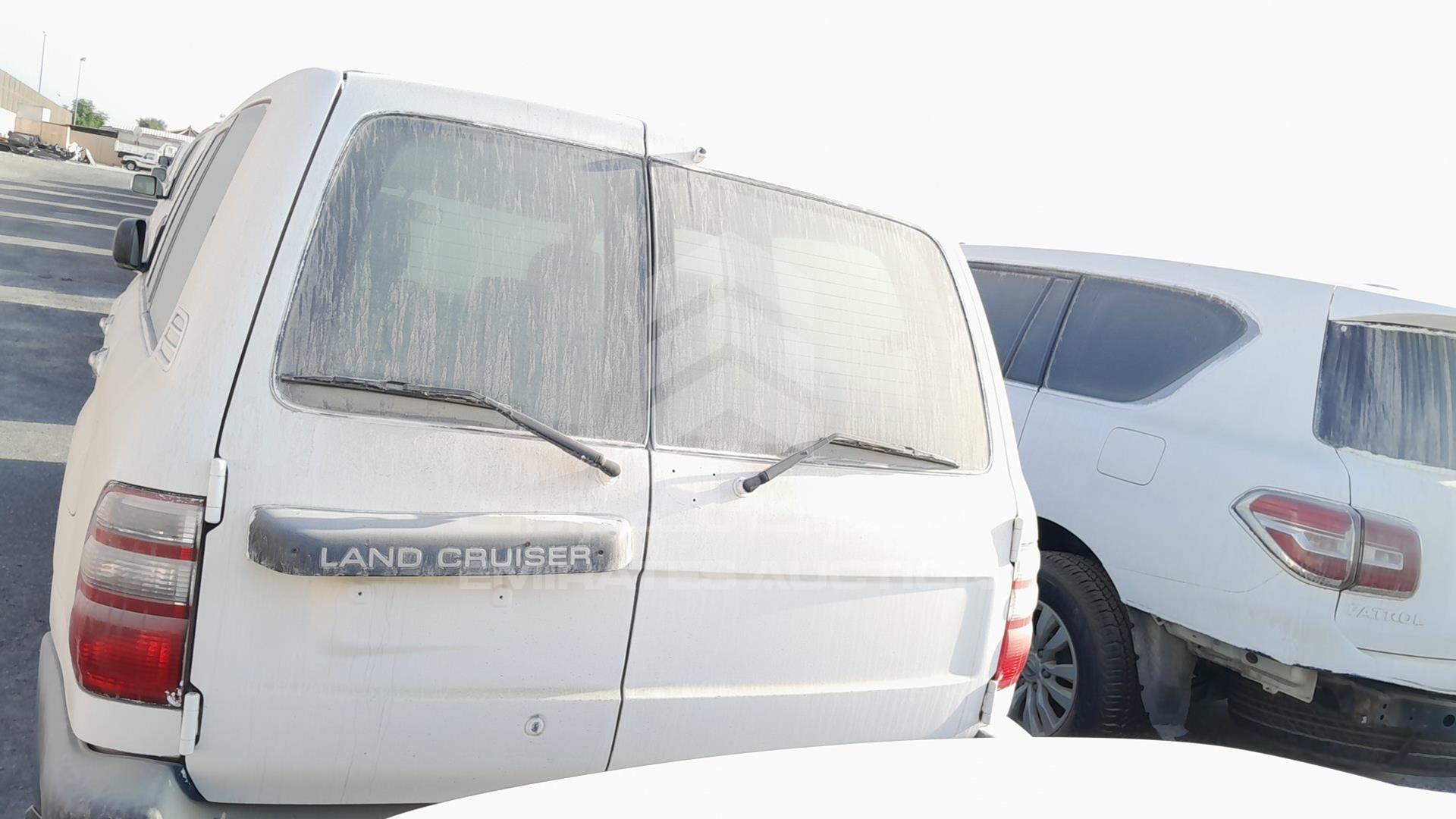 2003 TOYOTA LAND CRUISER VIN: JTGHJ01J633003935