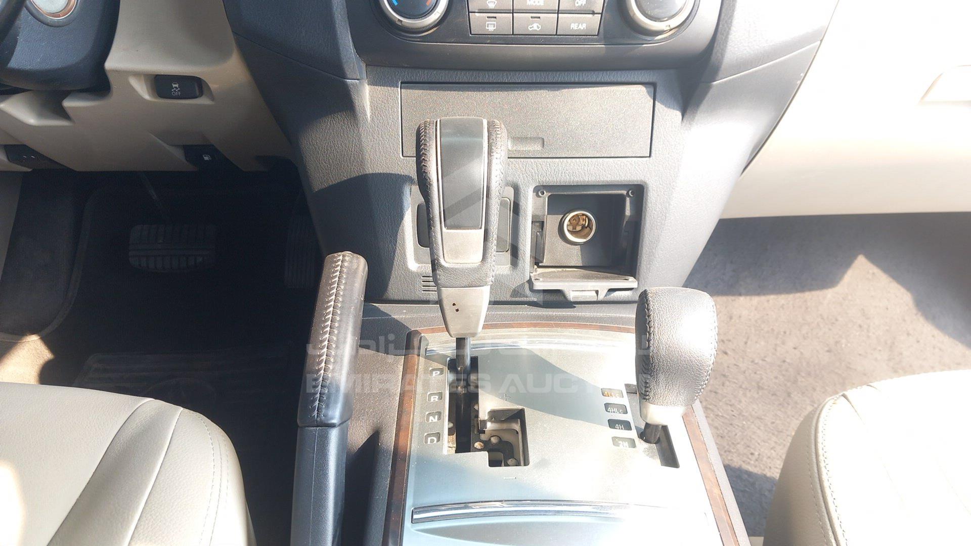 2013 MITSUBISHI PAJERO VIN: JMYLRV95WDJ701089