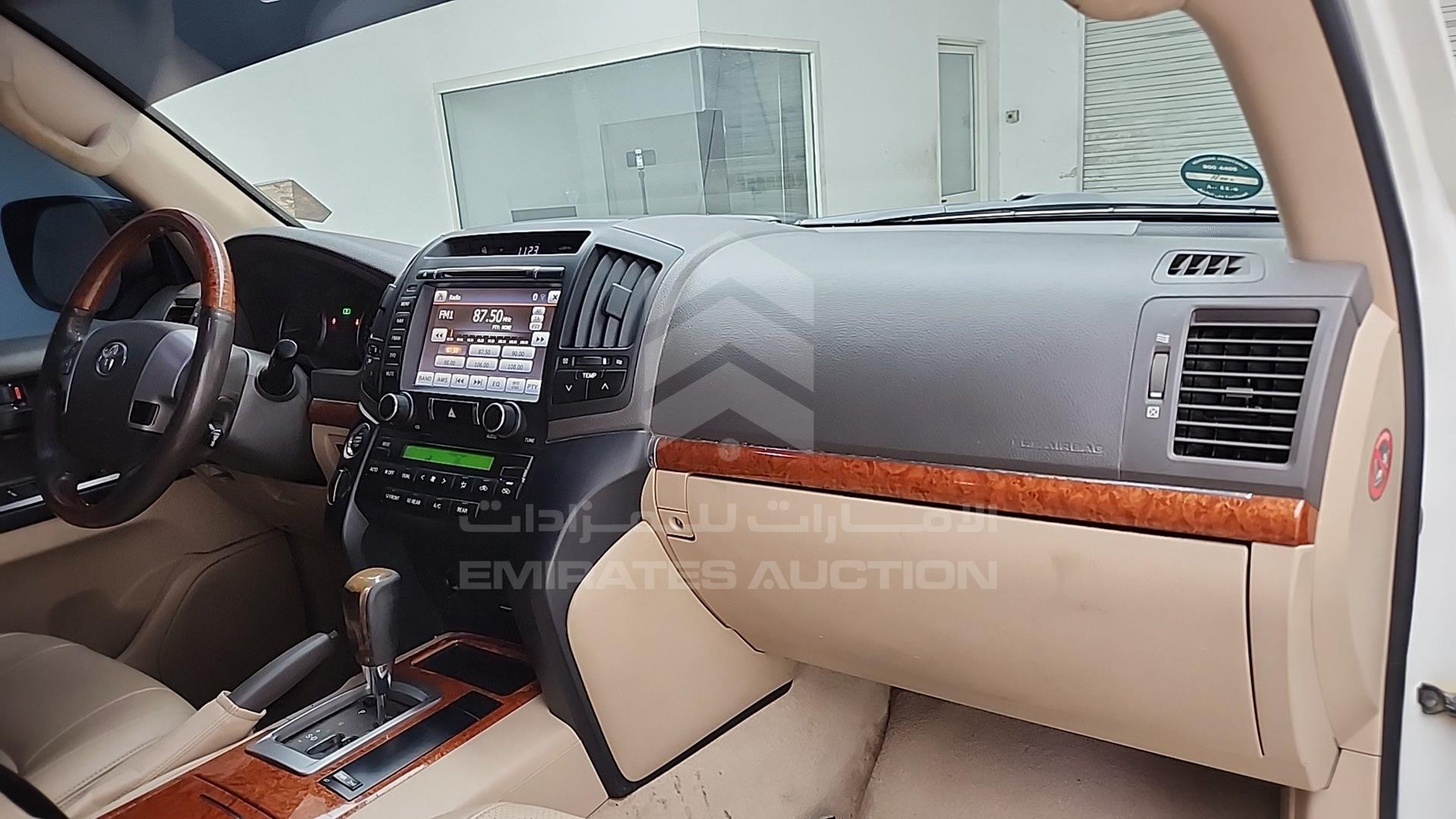 2014 TOYOTA LAND CRUISER VIN: JTMHX09J9E5043076