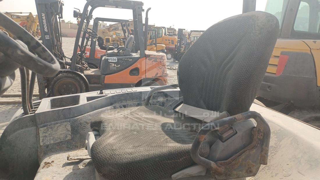 2016 Caterpillar — Front Left Driver Seat View — Photo 11