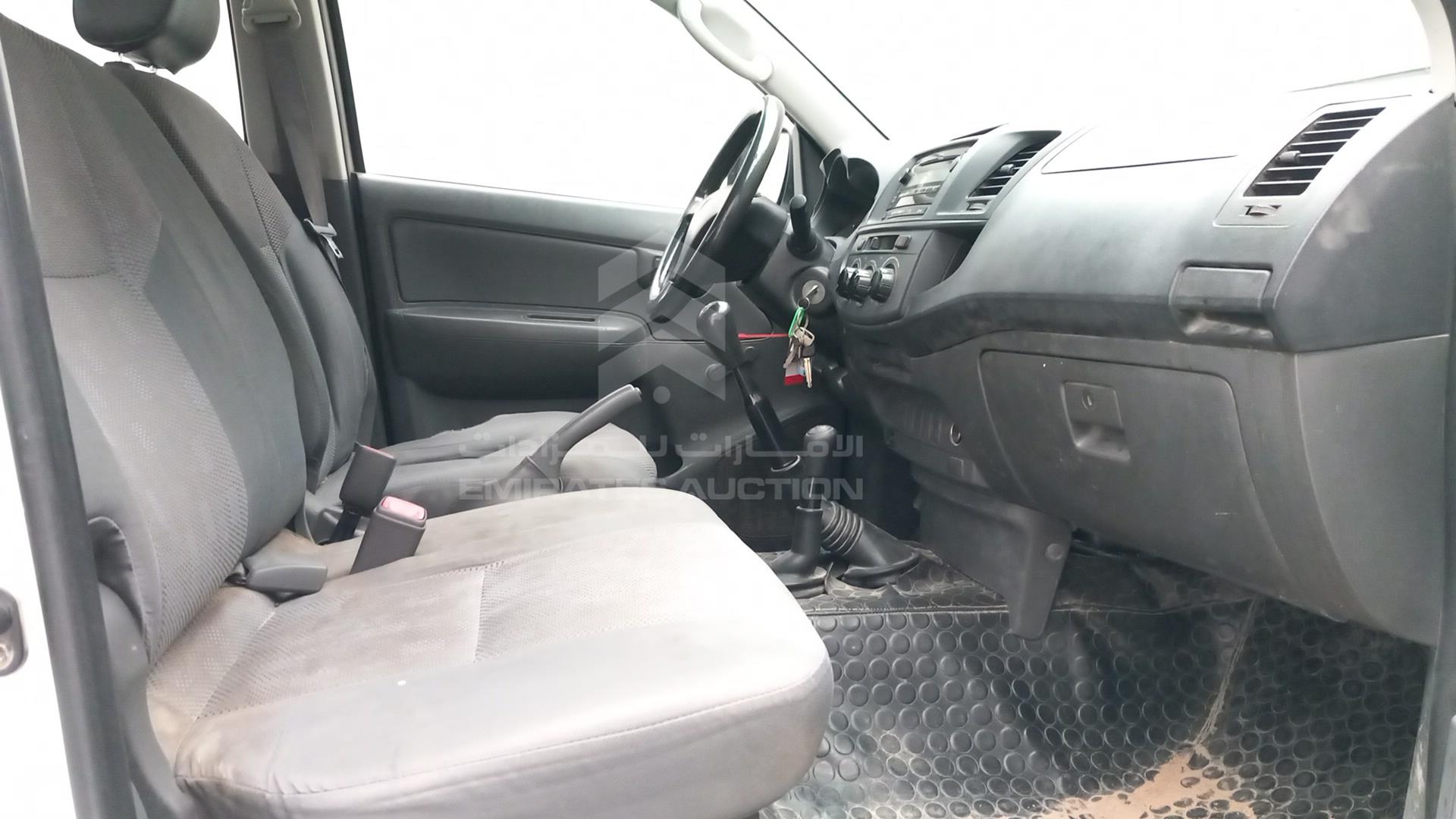 2013 TOYOTA HILUX VIN: MR0FX22G0D1359913