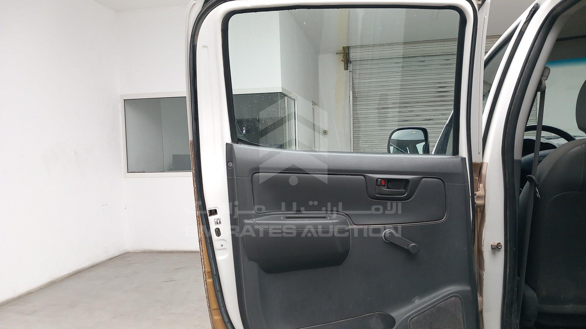 2013 TOYOTA HILUX VIN: MR0FX22G6D1360368