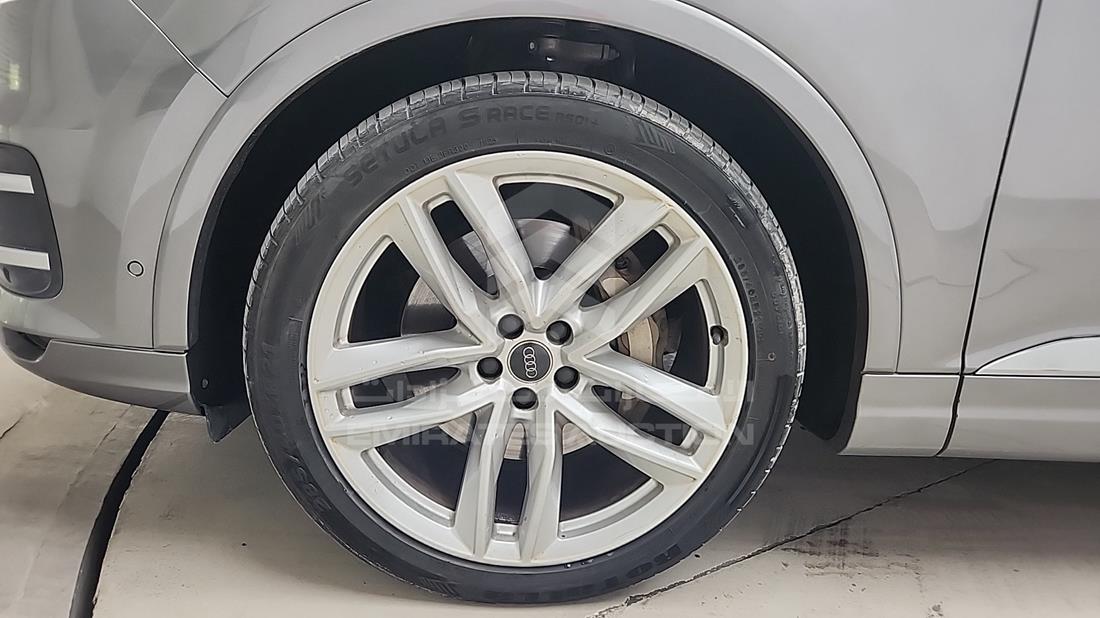 2017 Audi Q7 — Front Left Tyre — Photo 39