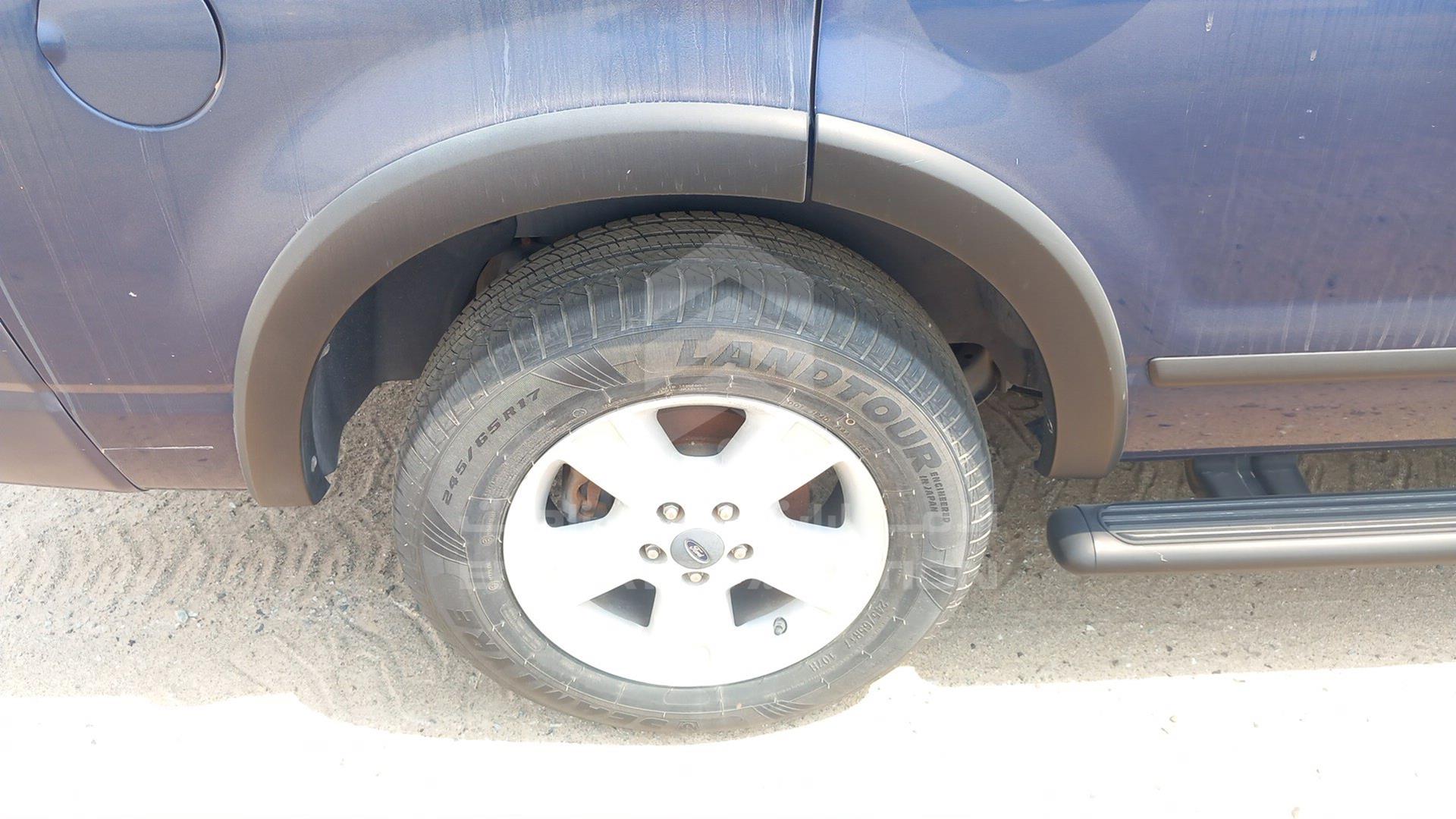 2005 FORD EXPLORER VIN: 1FMZU72E95ZA39374