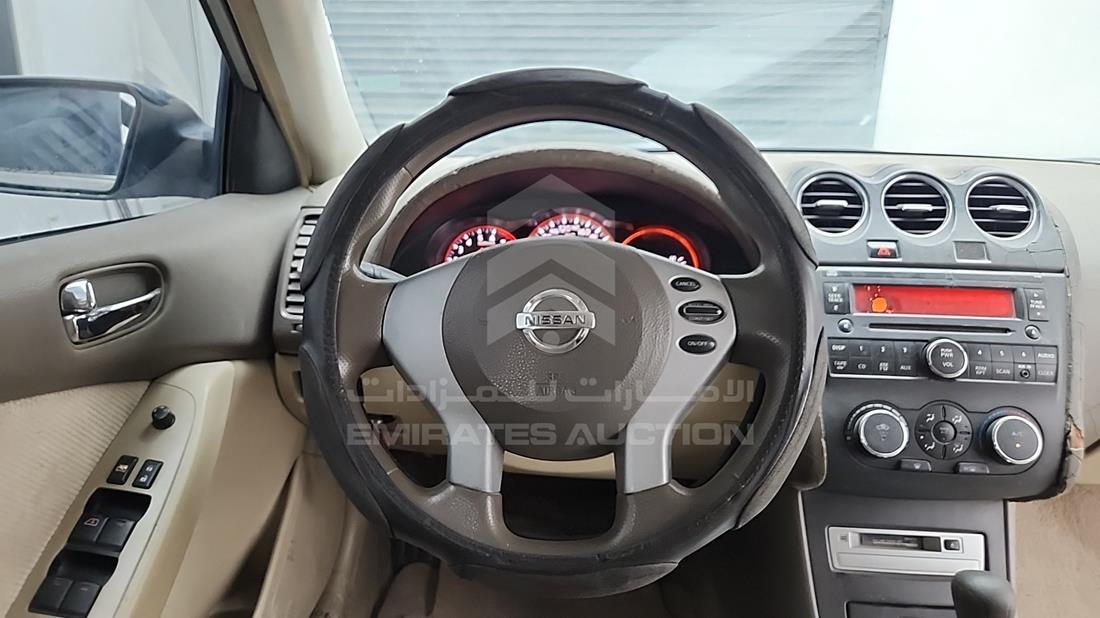 2009 Nissan Altima — Steering & Mounted Controls — Photo 15