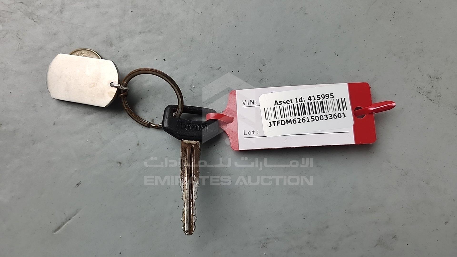 2005 TOYOTA HILUX VIN: JTFDM626150033601