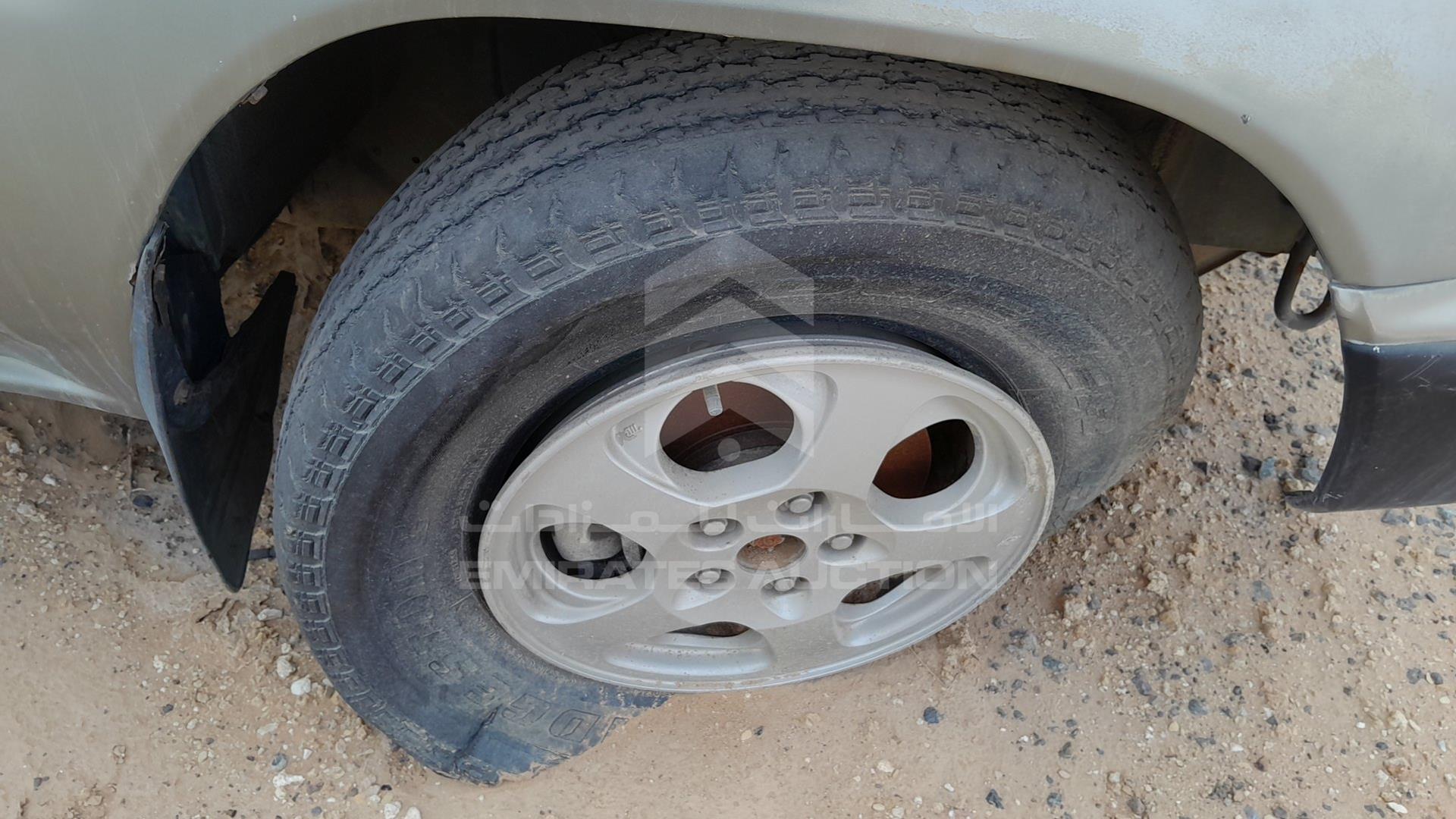2000 MITSUBISHI PAJERO VIN: JMYMRH65WYY701230