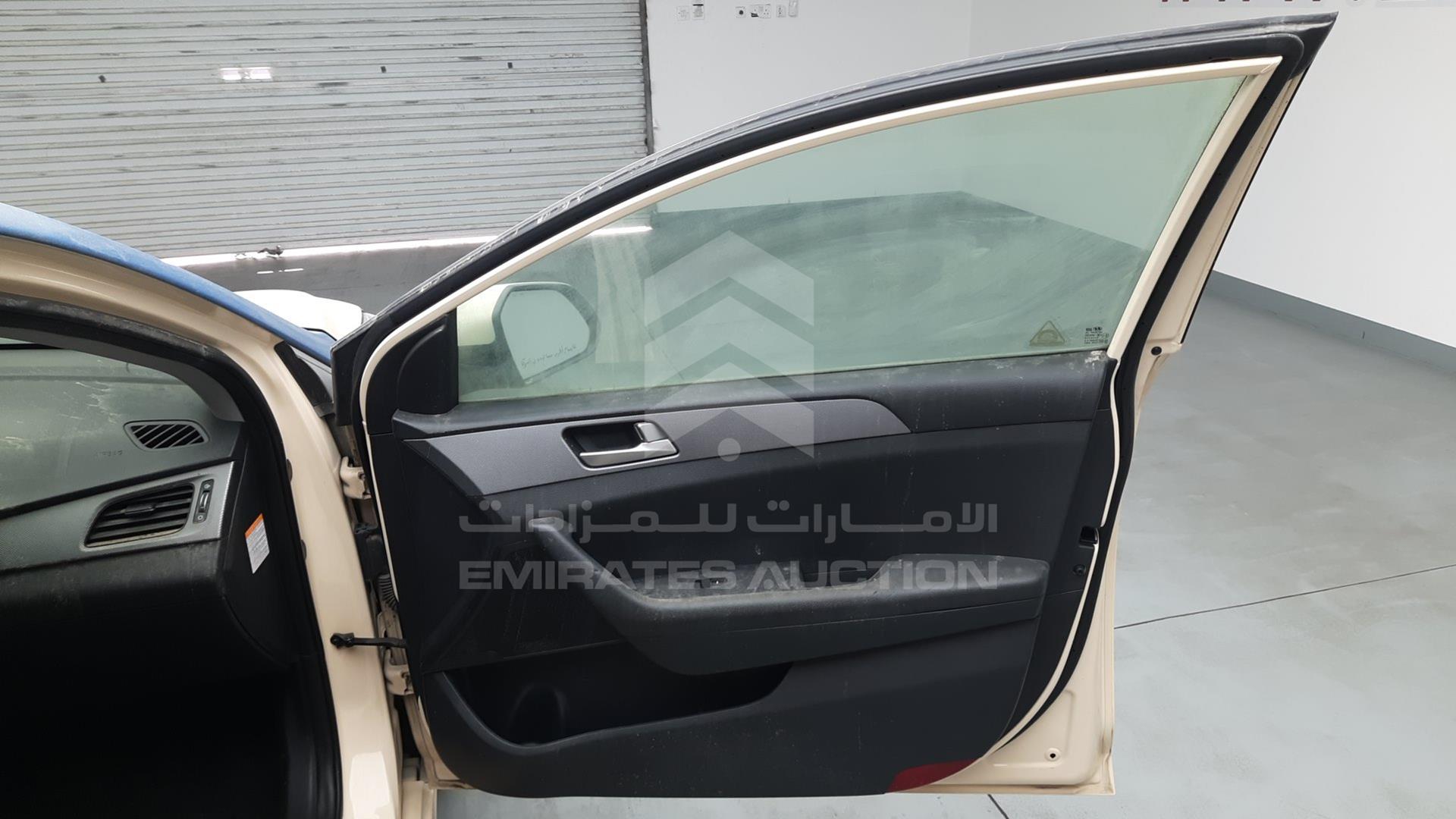 2019 HYUNDAI SONATA HYBRID VIN: KMHE24136KA093096