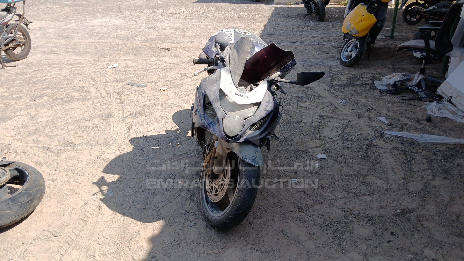 0 SUZUKI GSXR 750 VIN: JS1GR7JA352100040