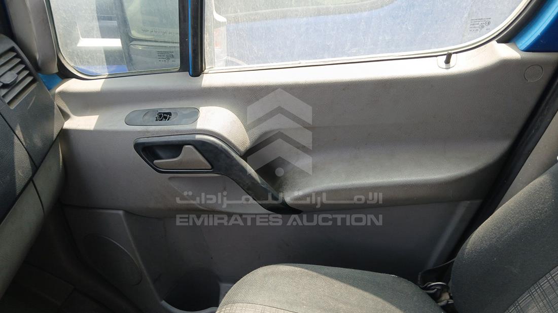 مرسيدس سبرينتر 2017 — الباب الأمامي الأيمن — صورة 22
