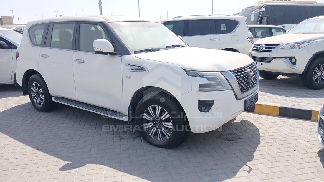 2022 Nissan Patrol — Front Right Angle — Photo 9