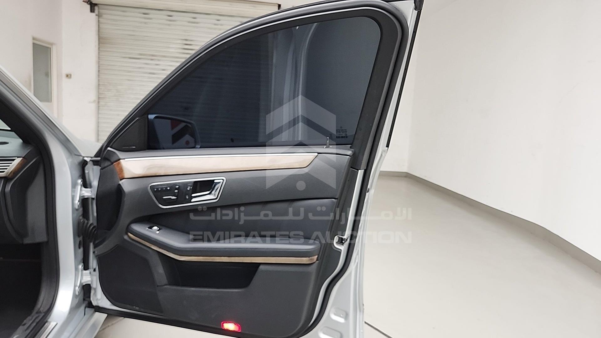 2011 MERCEDES E 550 VIN: WDDHF9AB3BA444093