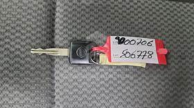 2014 Nissan Urvan — Keys — Photo 4 — Thumbnail