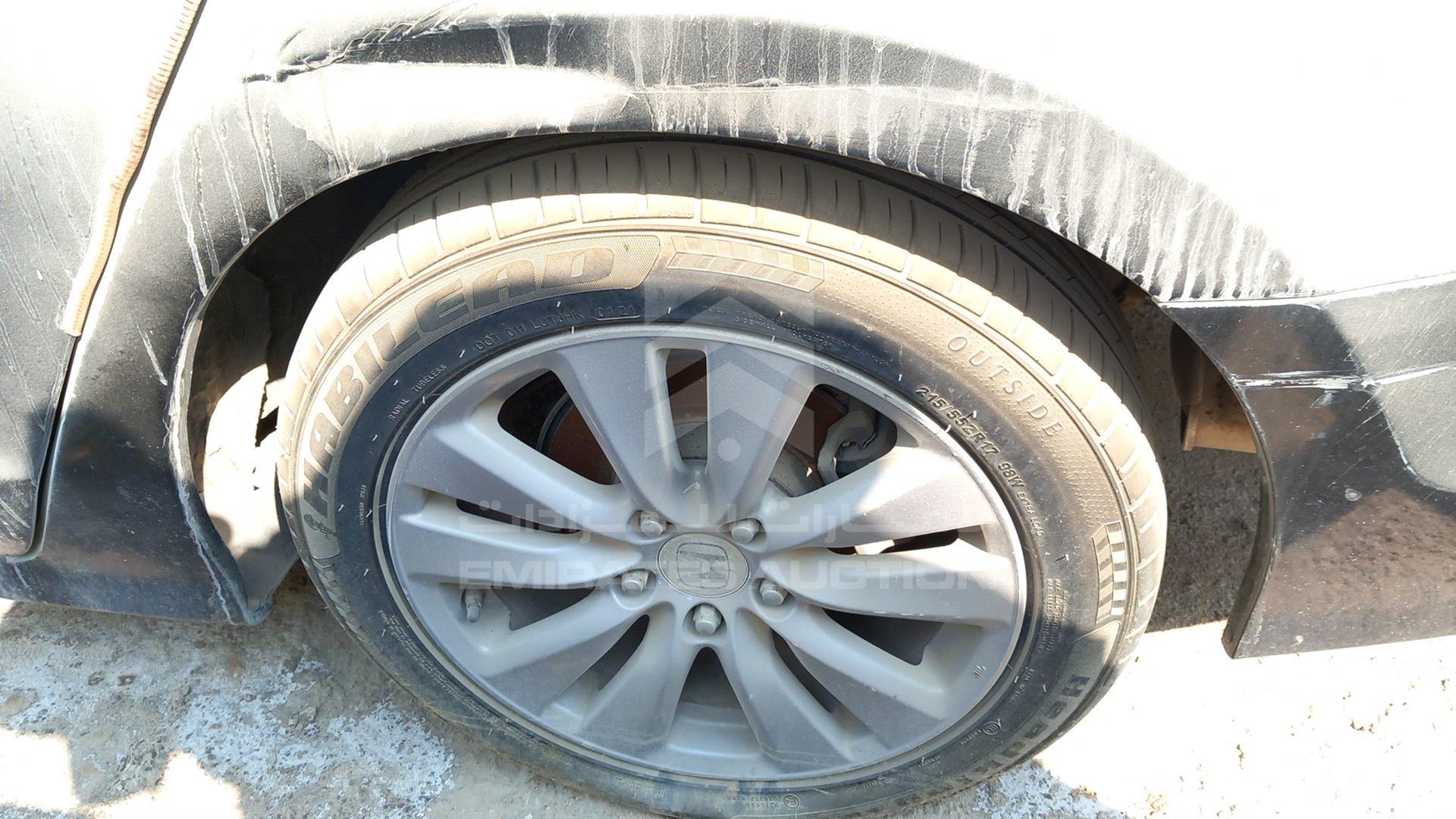 2011 HONDA ACCORD VIN: 1HGCR3F86BA011204