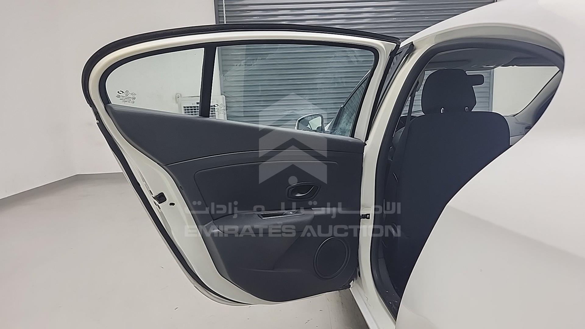 2014 RENAULT FLUENCE VIN: VF1LZLET1EC281995