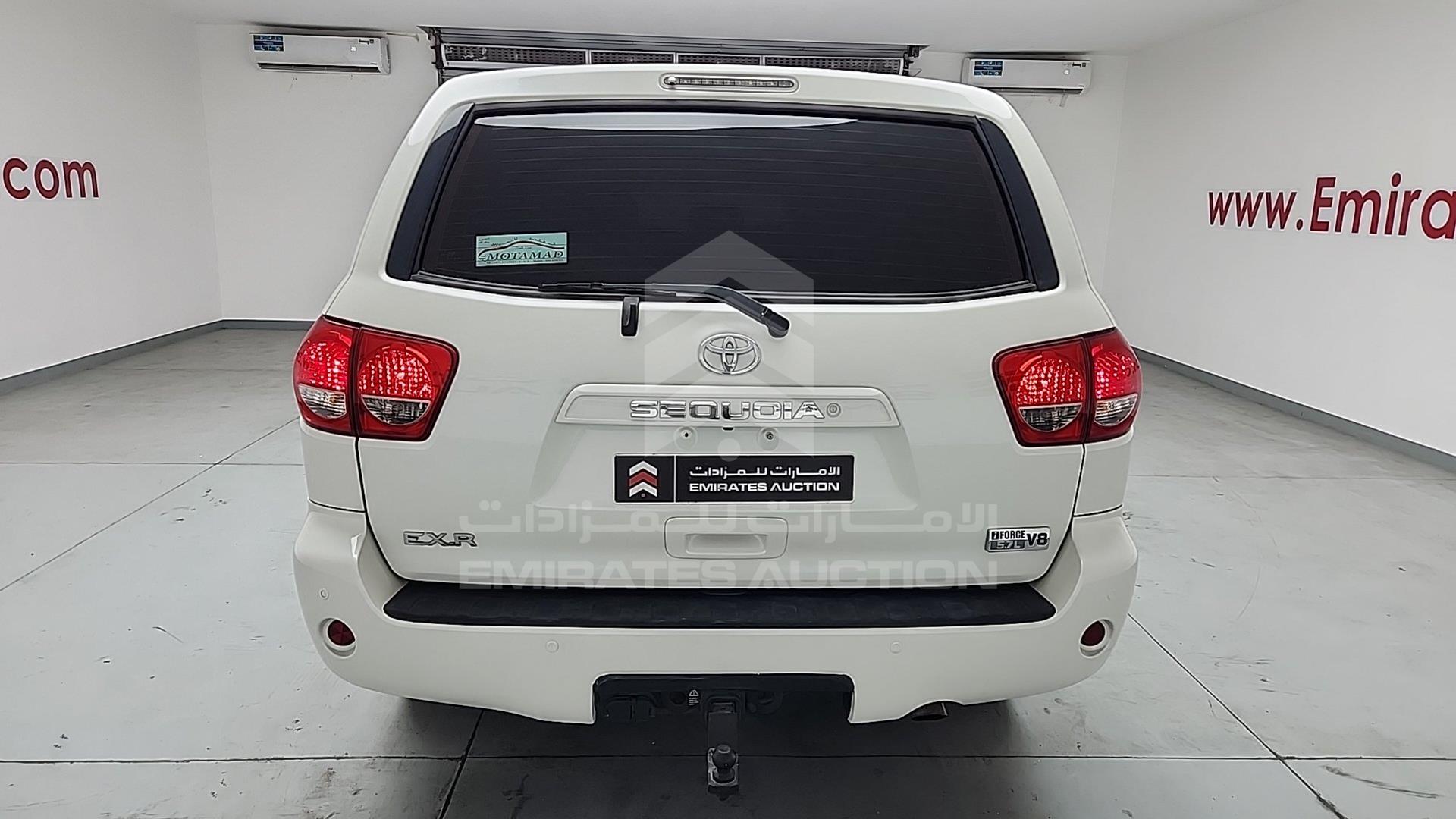 2016 TOYOTA SEQUOIA VIN: 5TDBY64A2GS130442