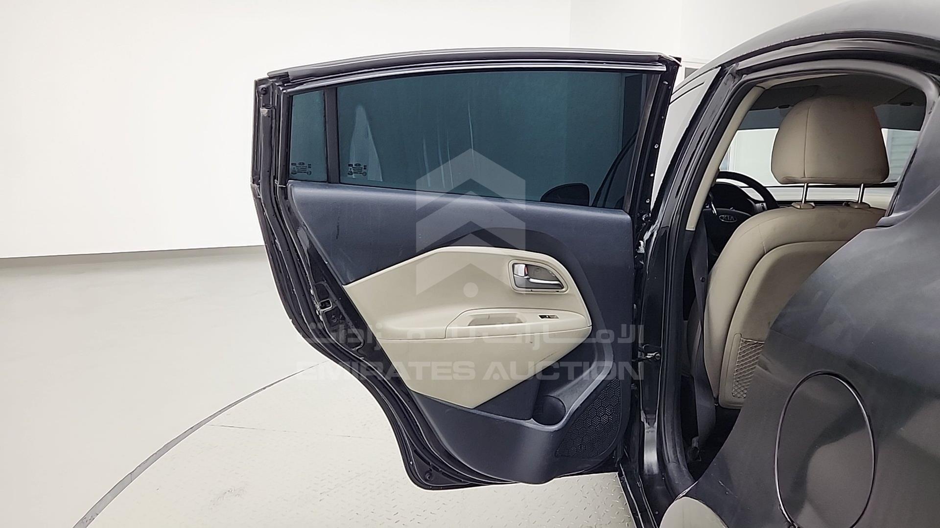 2015 KIA RIO VIN: KNADN4125F6440051