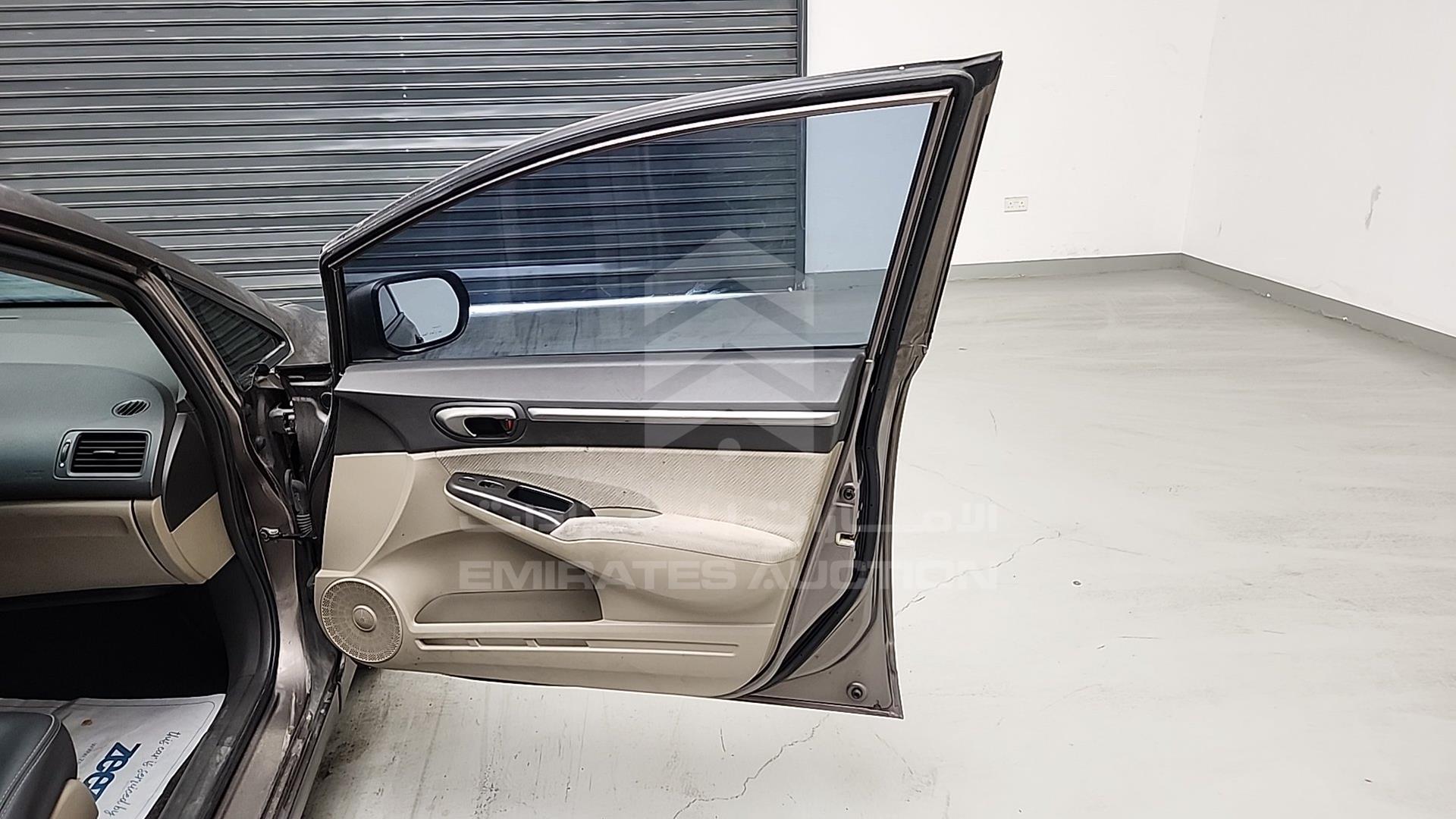 2011 HONDA CIVIC VIN: JHMFD1629BS402487