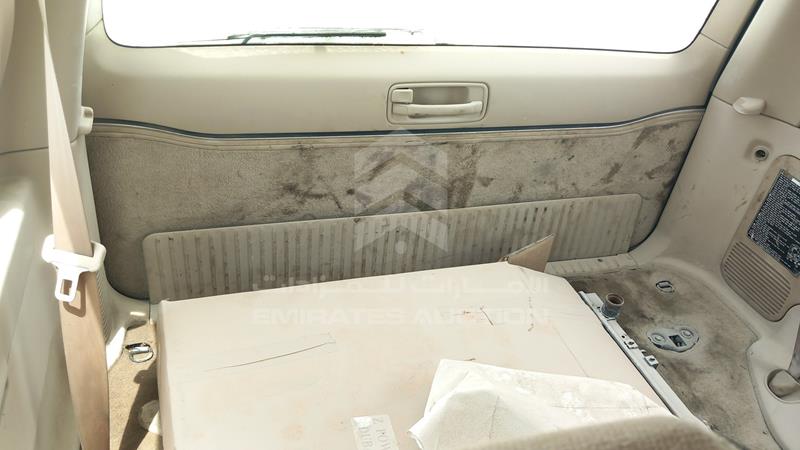 VIN: JTEHJ09J565123733 Auction: EmiratesAuction Lot: 404955 VIN: JTEHJ09J565123733 Toyota Land Cruiser 2006 WHITE Photo 20