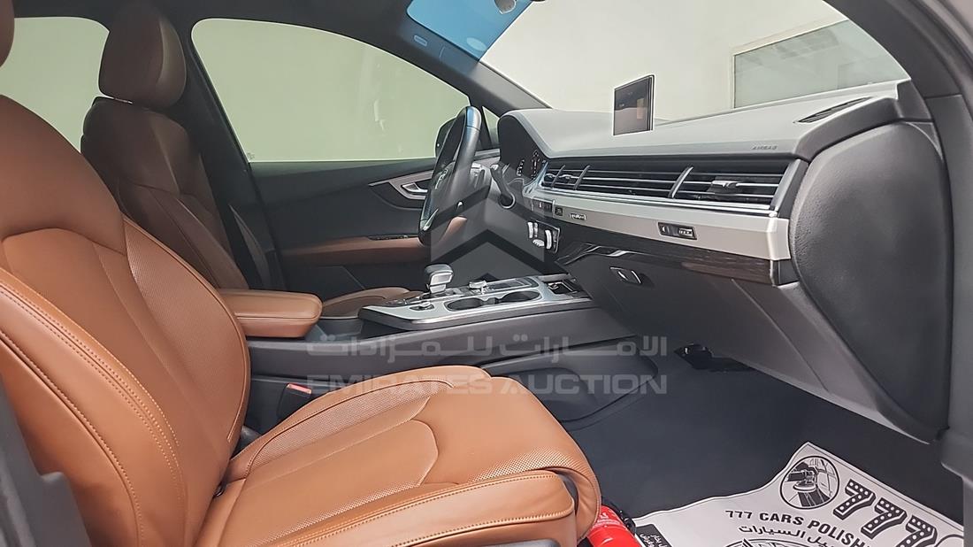 2017 Audi Q7 — Front Right Passenger Seat View — Photo 31