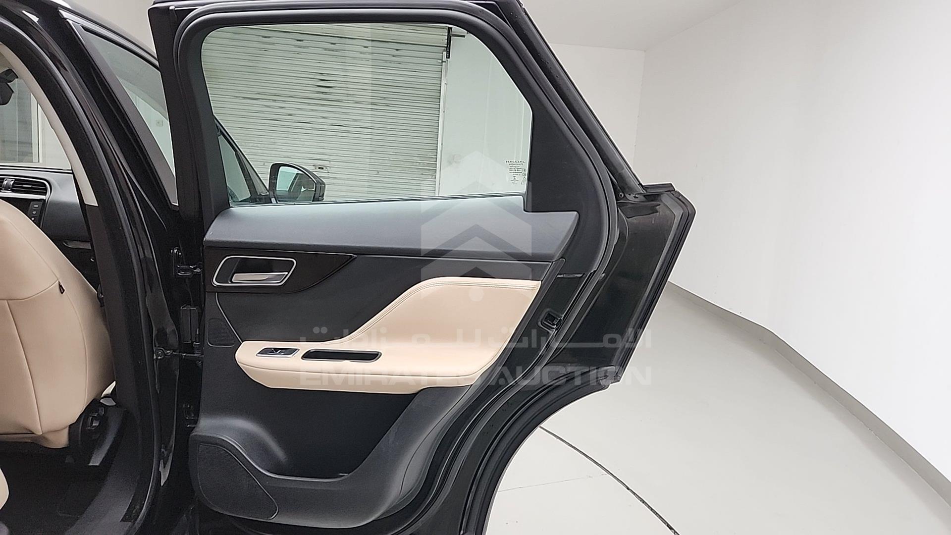 2017 JAGUAR F-PACE VIN: SADCA2BV1HA055730