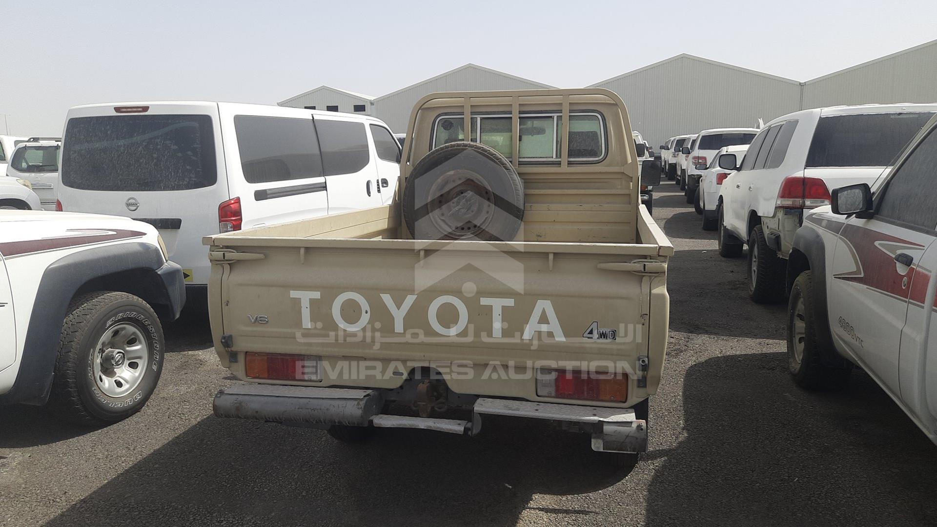 2014 TOYOTA LAND CRUISER VIN: JTFLU71J5E4319550