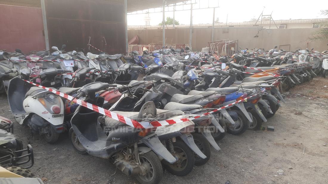 20 Scooter - Scrap without document — Rear Left Angle — Photo 7