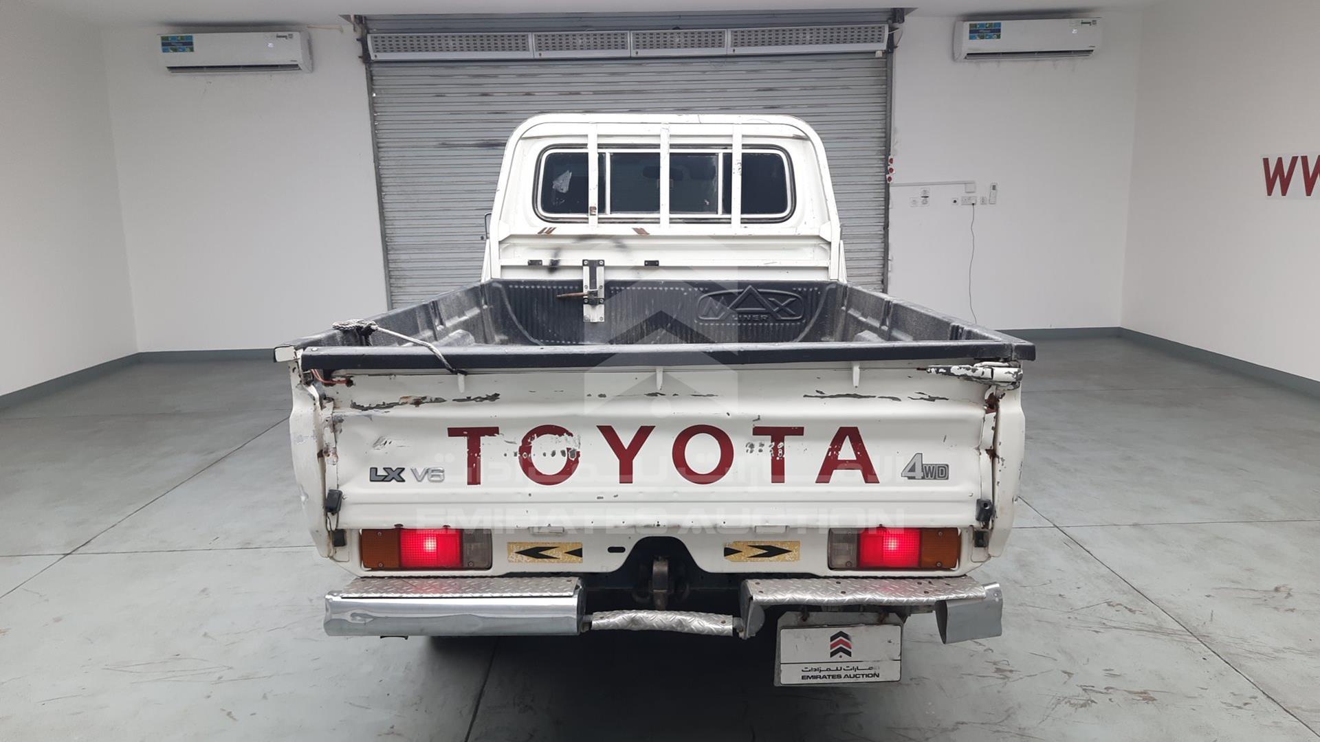 2012 TOYOTA LAND CRUISER VIN: JTFLU73J0C4531766