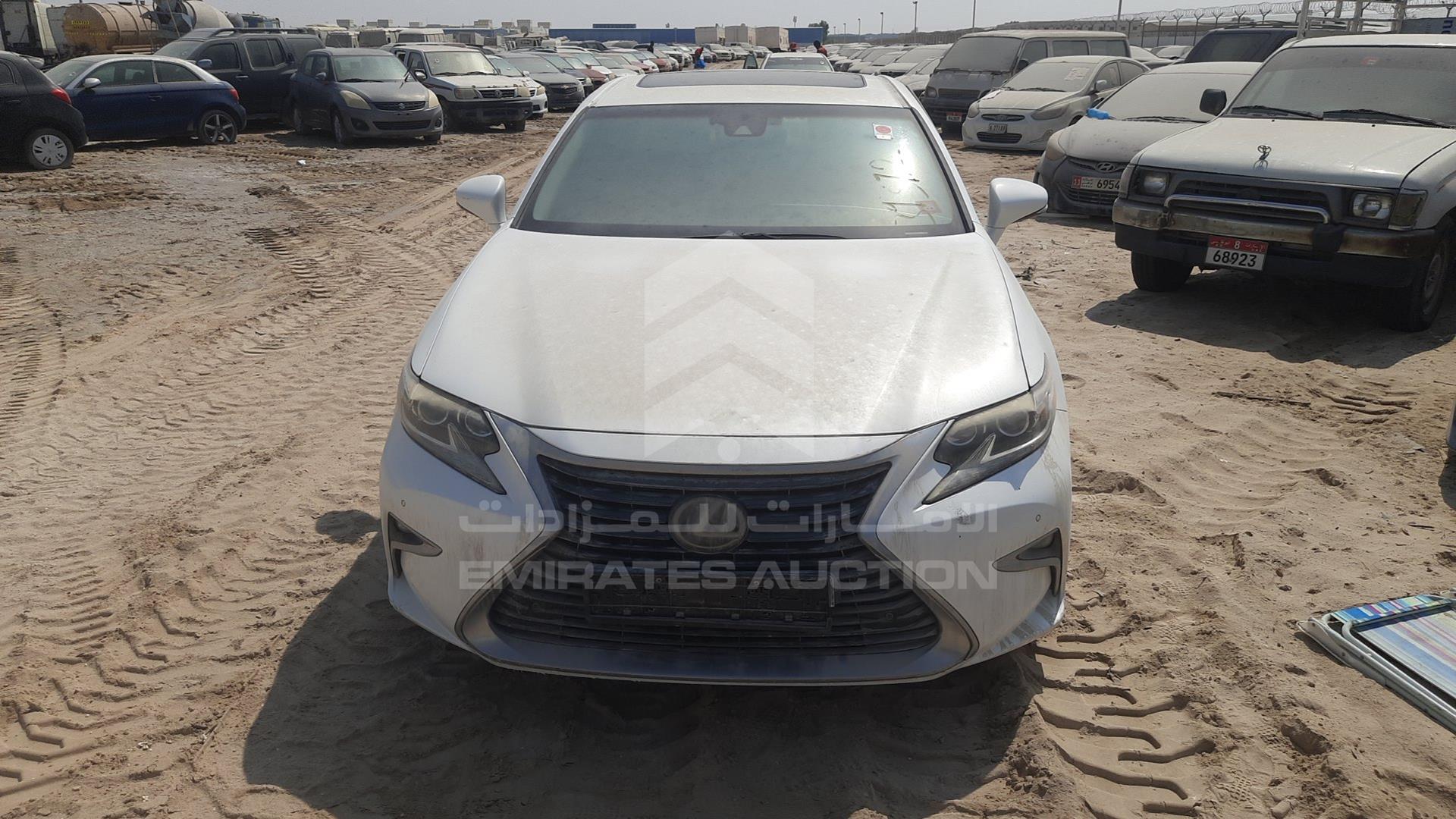 2016 LEXUS IS 250 VIN: JTHBJ1GG0G2084302