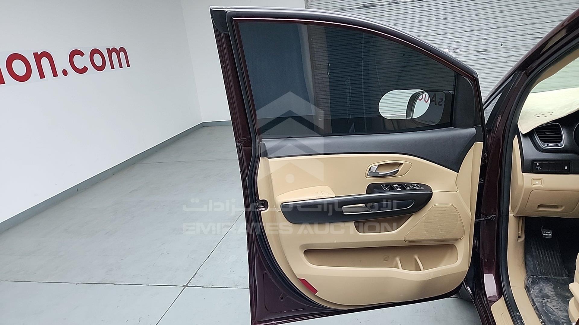 2017 KIA CARNIVAL VIN: KNAMB8129H6273986