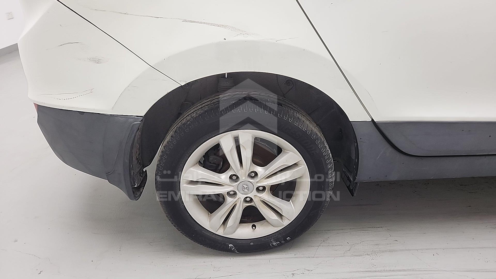 2011 HYUNDAI TUCSON VIN: KMHJT81B9BU132594