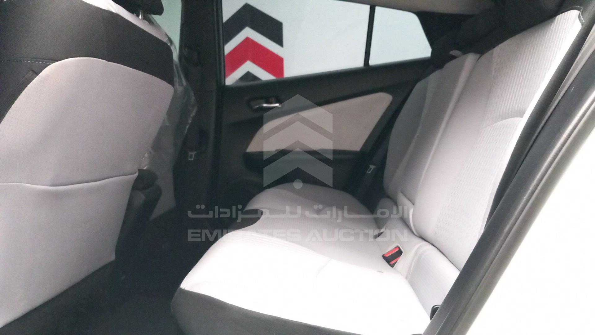 2018 TOYOTA PRIUS VIN: JTDKB3FU3J3589687