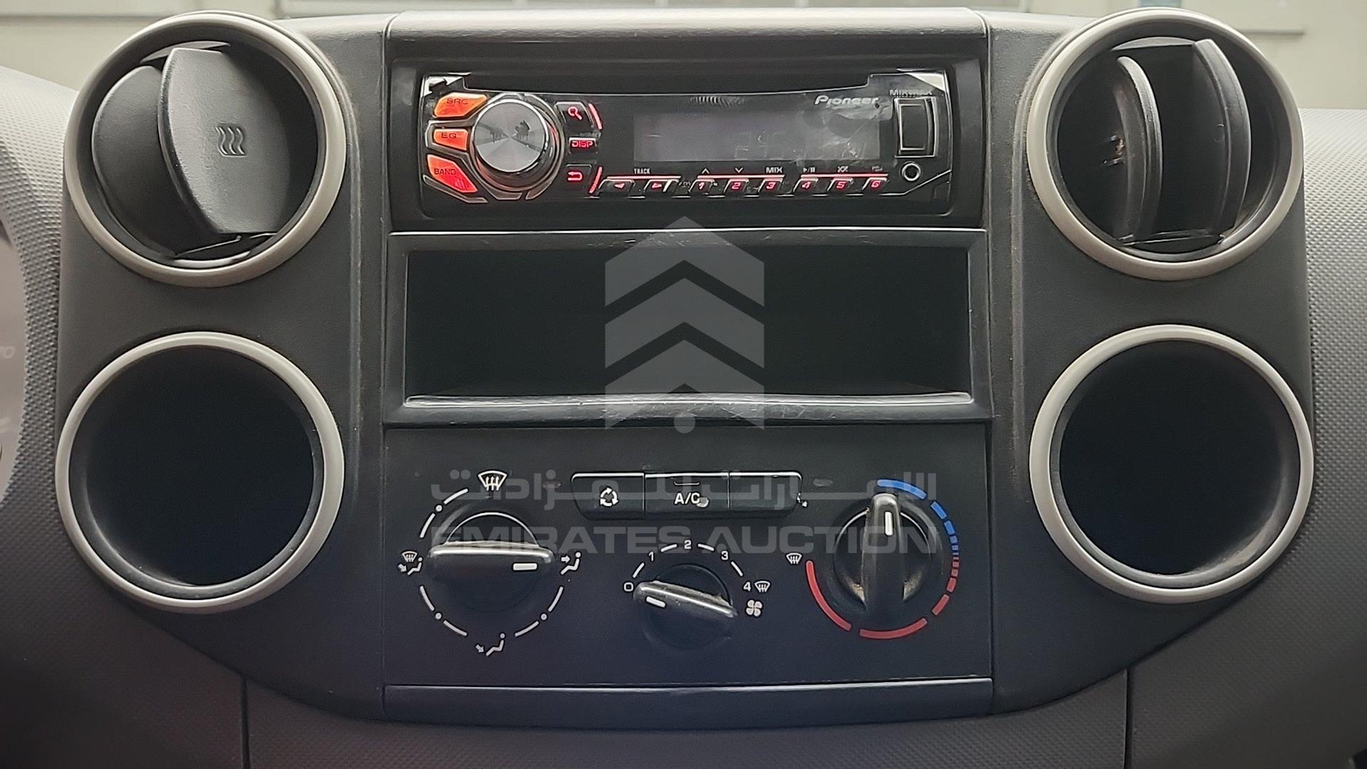 2015 PEUGEOT PARTNER VIN: VF37ENFU7FJ509048