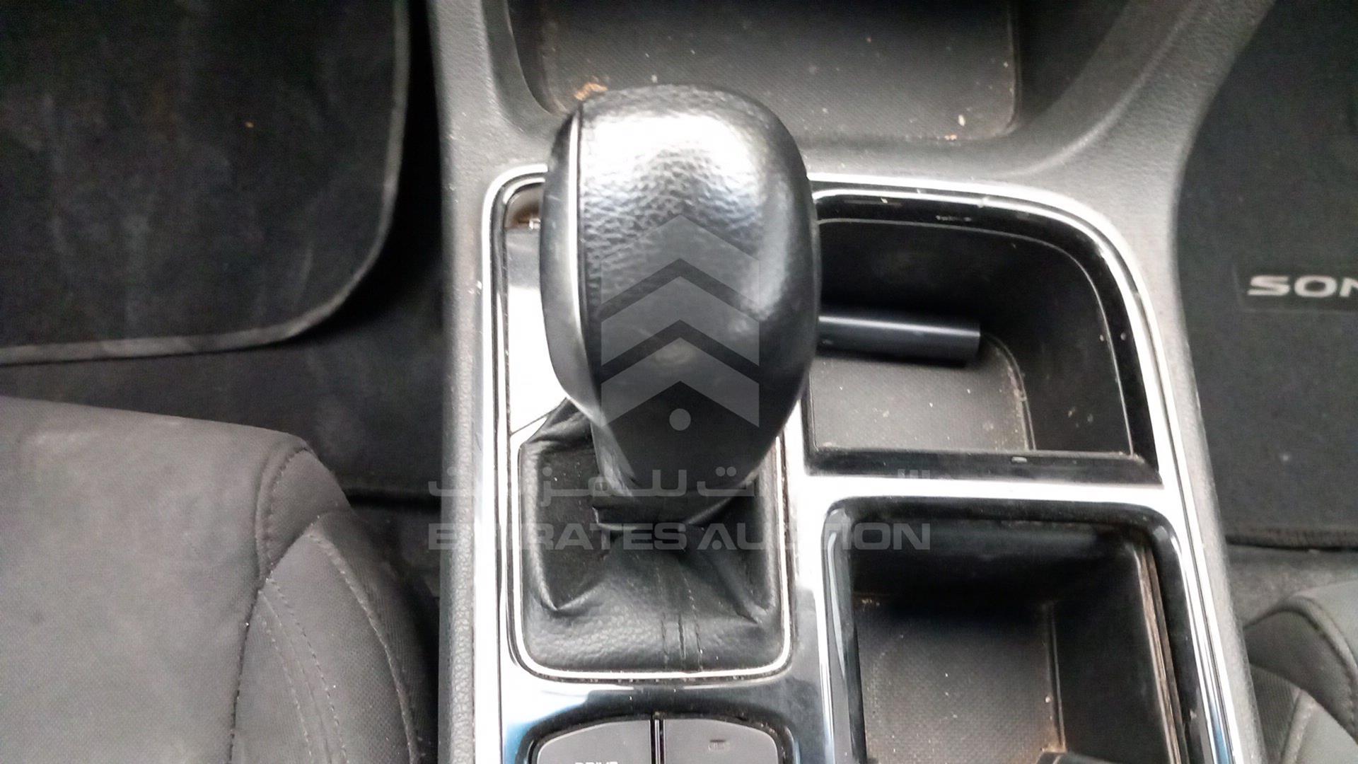 2019 HYUNDAI SONATA HYBRID VIN: KMHE24132KA093094