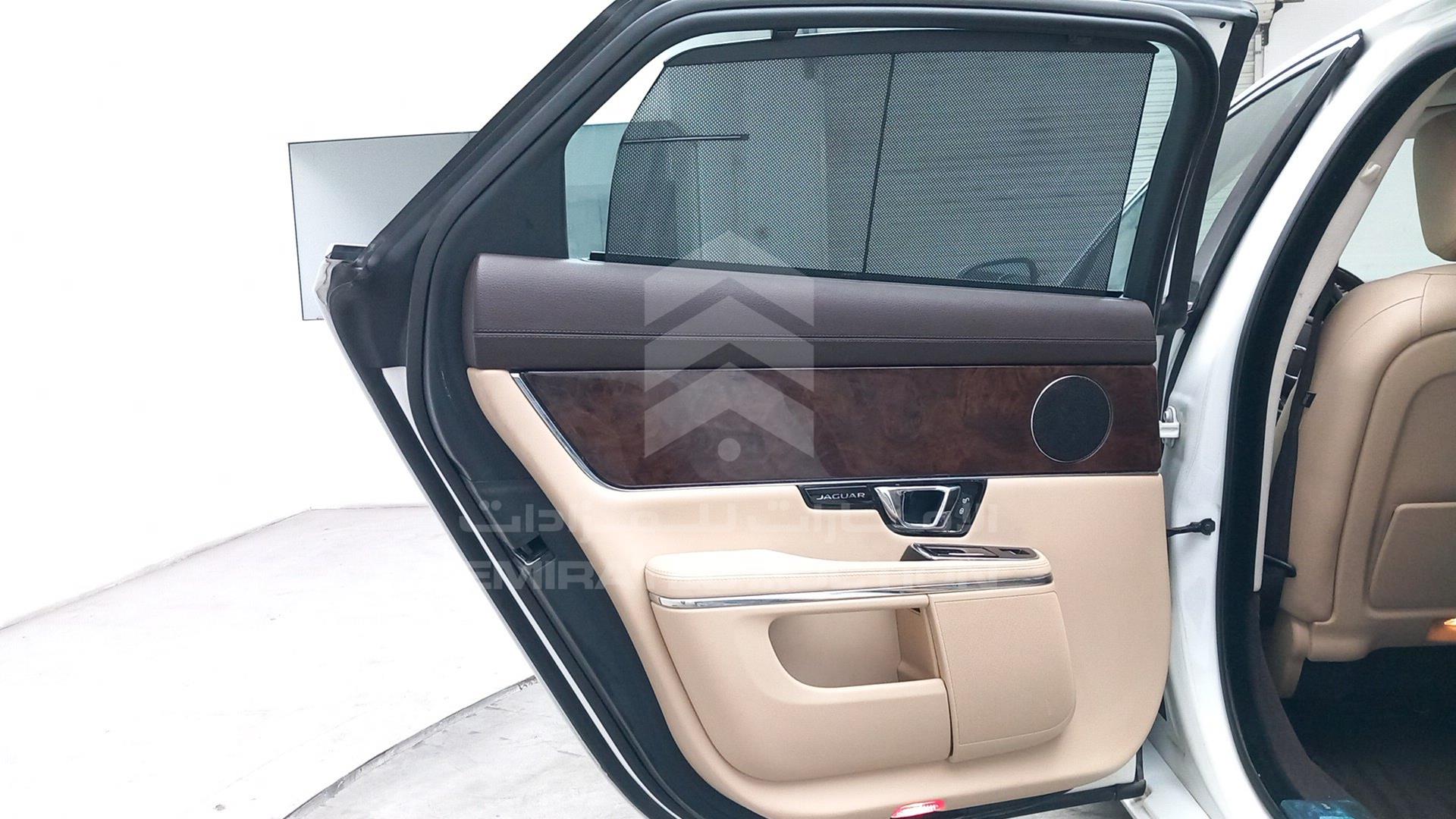 2016 JAGUAR X J VIN: SAJAA20A4G8V97706