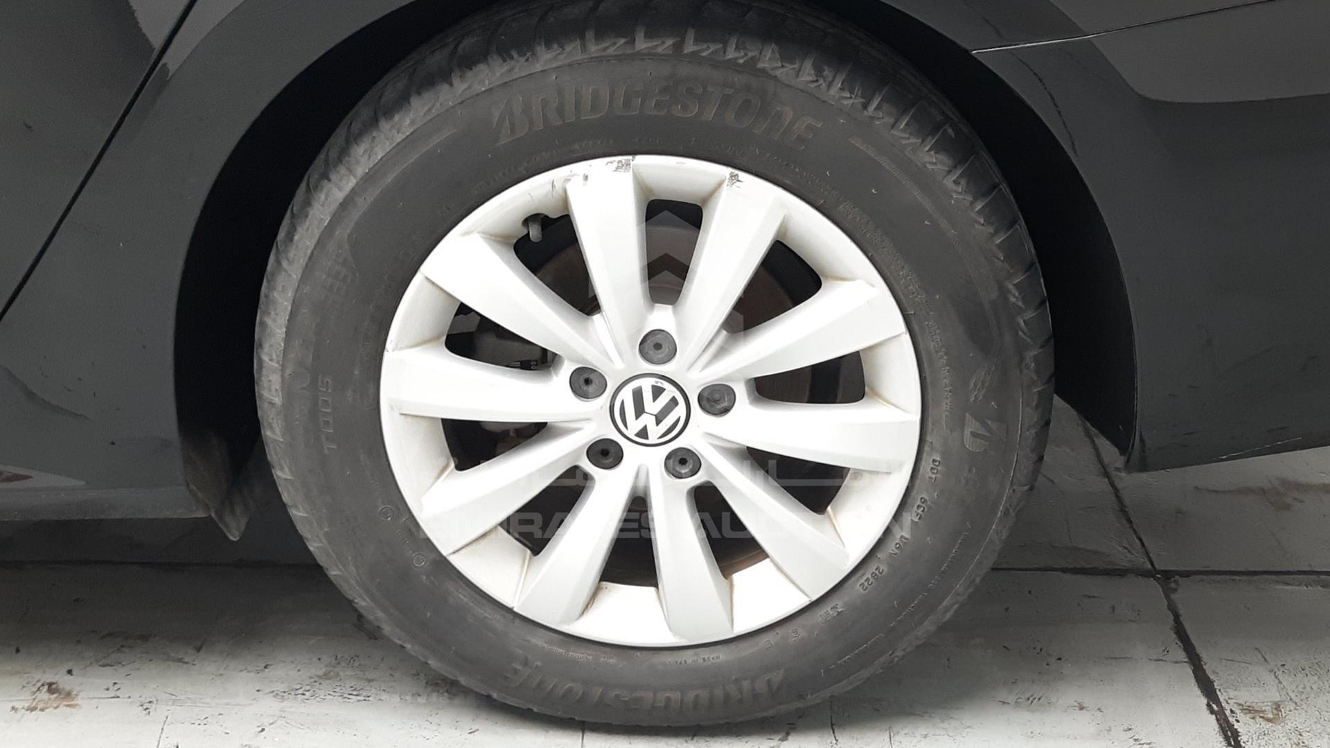 2014 VOLKSWAGEN PASSAT VIN: WVWBR7A33EC028431