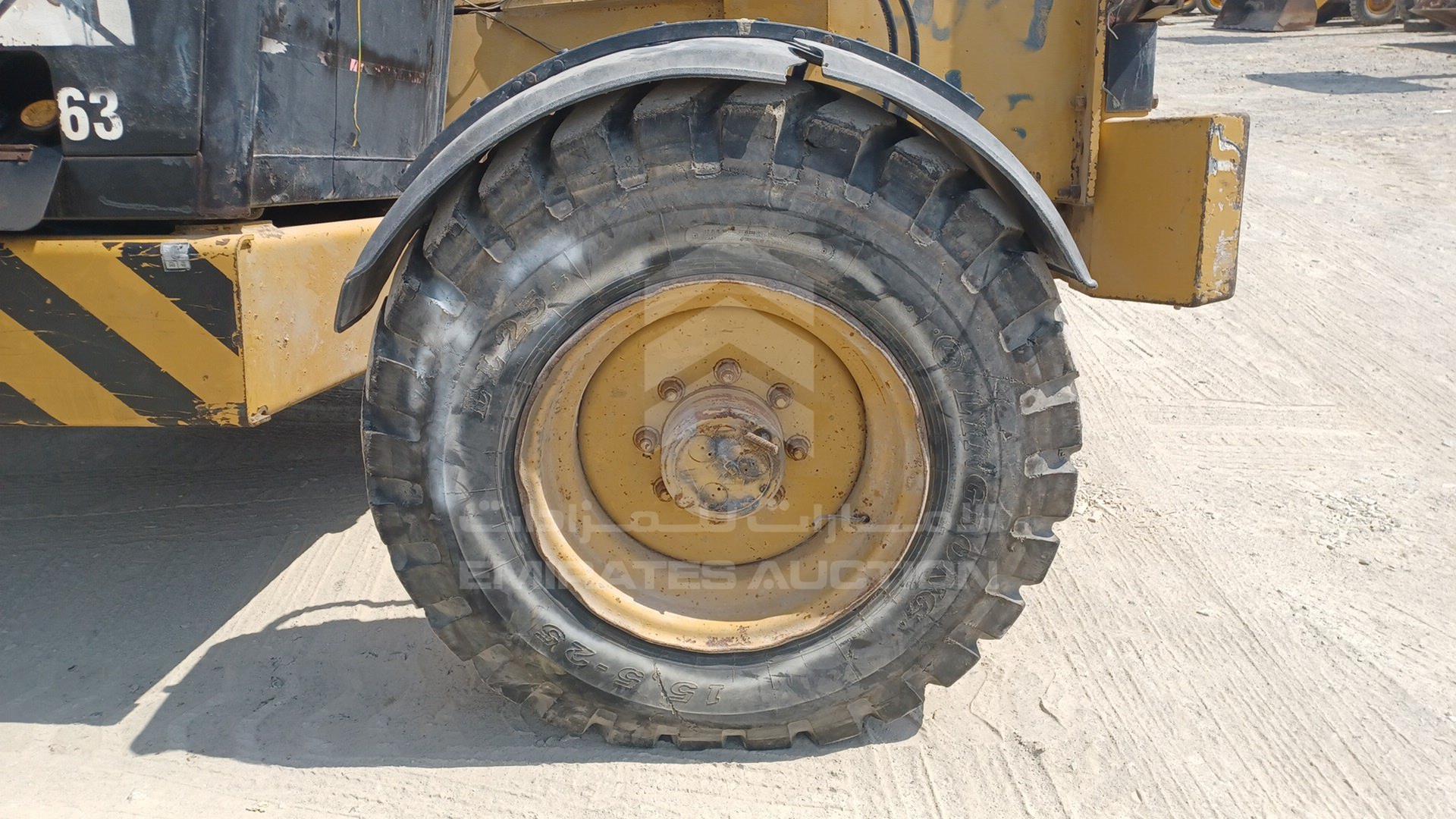 2002 CATERPILLAR --- VIN: CAT0TH63V5WM07591